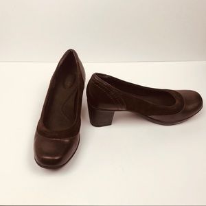 Clark’s Brown Leather and Suede Pumps Size 10M